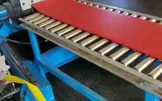 操場(chǎng)運(yùn)動(dòng)地板片材擠出機(jī)